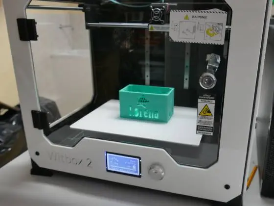 Sala de informática y robótica impresora 3D santísimo sacramento